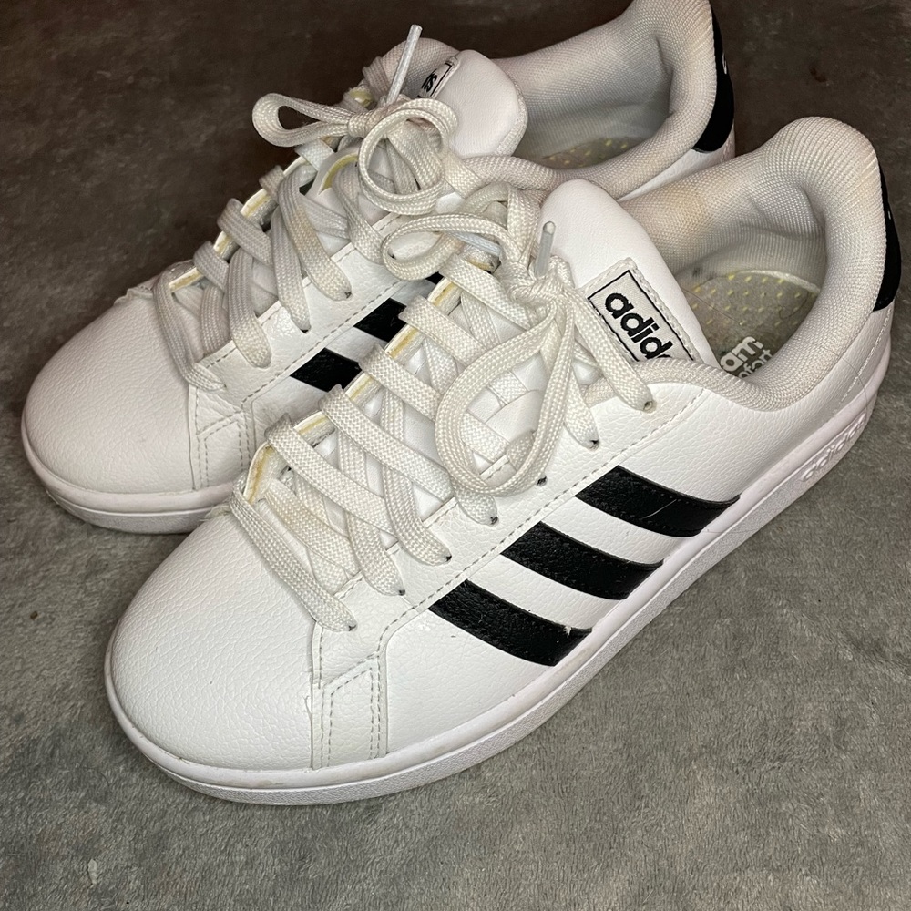 Adidas Sneakers